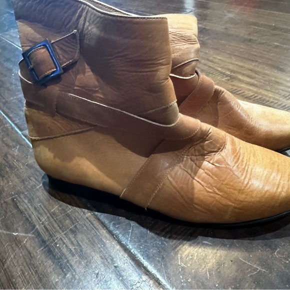 Vintage Tan Leather Ankle Boots with Buckle - Picture 2 of 5